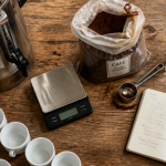 combien de café dans un percolateur balance tasses